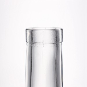 China 750 ml clear liquor glass bottle with stopper Manufacturer and Company | QLT