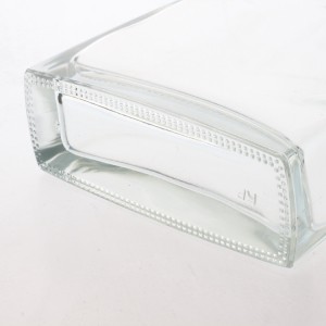 China 700ml Clear Trapezoidal Liquor Glass Decanters Manufacturer and Company | QLT