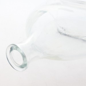 China China Wholesale 700ml Clear Whiskey XO Glass Bottle - QLT Manufacturer and Company | QLT