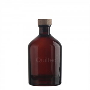 700 ml amber color liquor glass bottle with cork