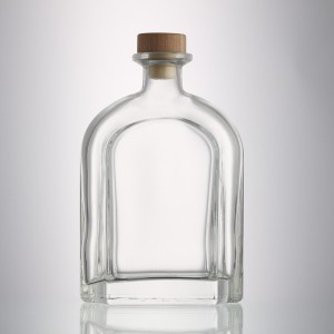 China 700 ml flat shape liquor glass bottle Manufacturer and Company | QLT