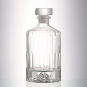 China Custom 500 ml clear liquor glass bottle with cover Manufacturer and Company | QLT