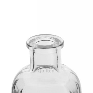 China Design 700 ml liquor glass bottle with stopper Manufacturer and Company | QLT