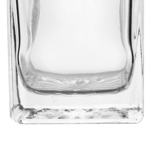 China 500ml Clear Liquor Square Shape Glass Bottles Manufacturer and Company | QLT