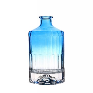 Design 500 ml liquor glass vodka bottle with cover